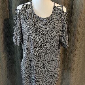 AUW Monochrome Patterned Blouse